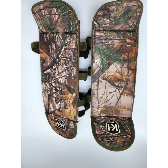 Knight & Hale Snake Gaiters W/ Adjustable Straps and Buckles Realtree Camo - Picture 2 of 6